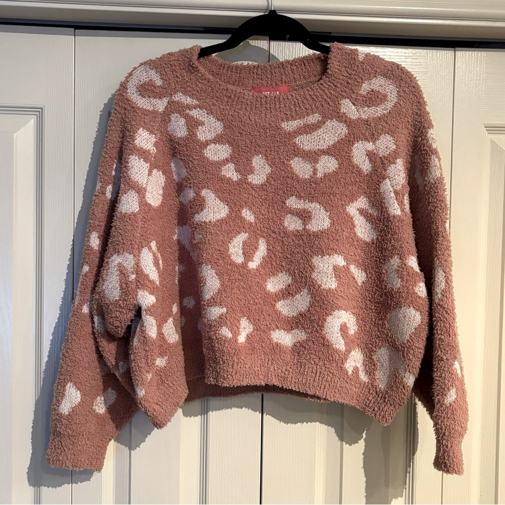 Cropped fuzzy sweater